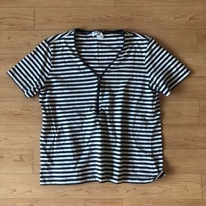 Links white and navy striped zipper vneck tshirt